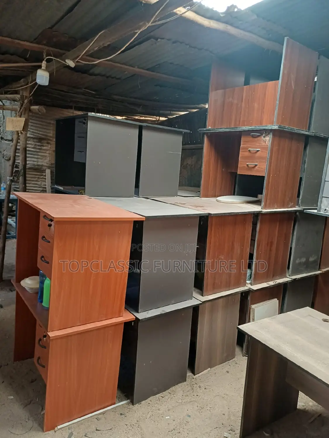 QUALITY OFFICE DESKS Available (Payment on Delivery)