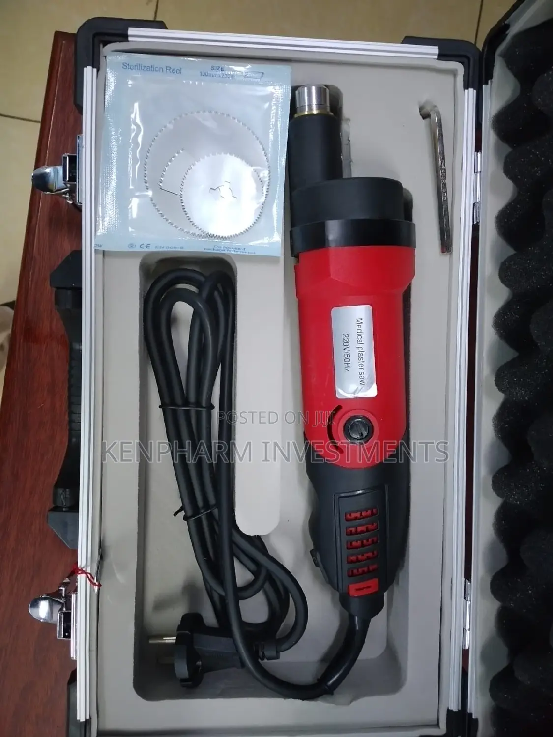 Medical Plaster Saw
