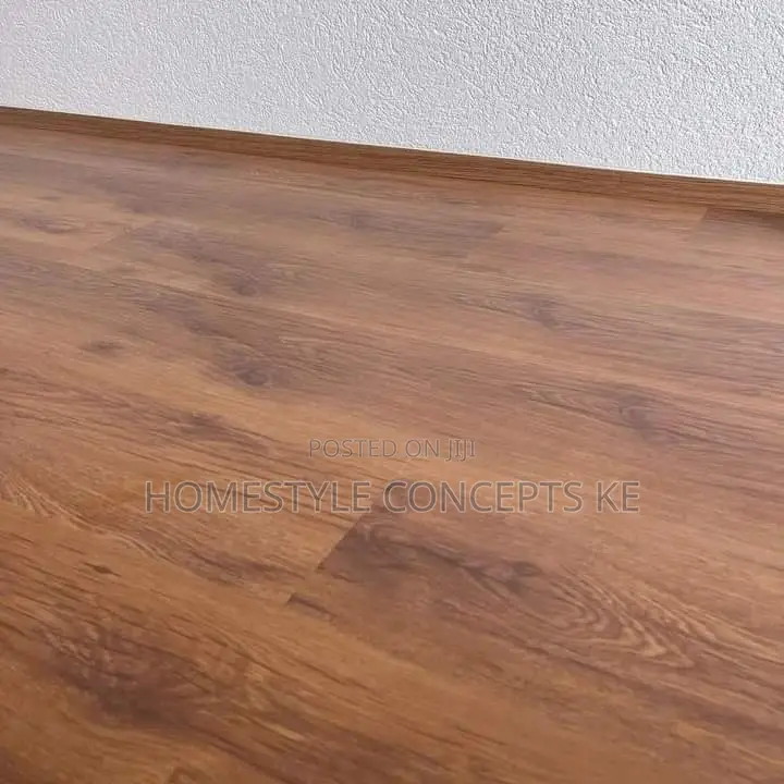 Water Resistant and Scratch Free Floor Laminate Board Instal