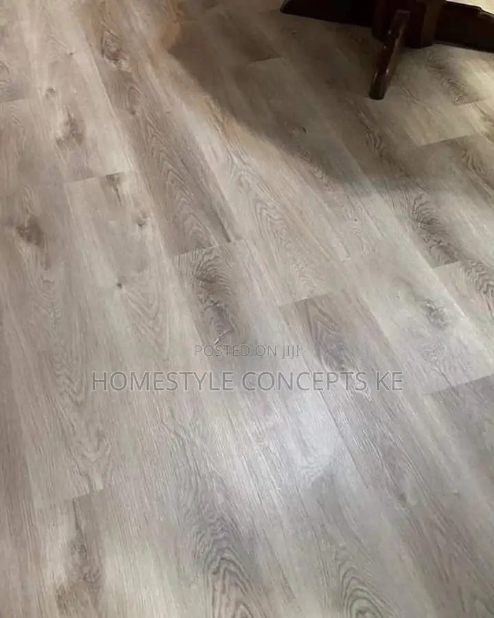 Water Resistant and Scratch Free Floor Laminate Board Instal