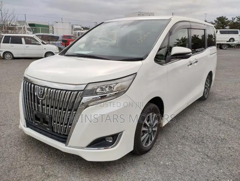 Toyota Esquire 2.0 FWD (8 seater) 2017 White