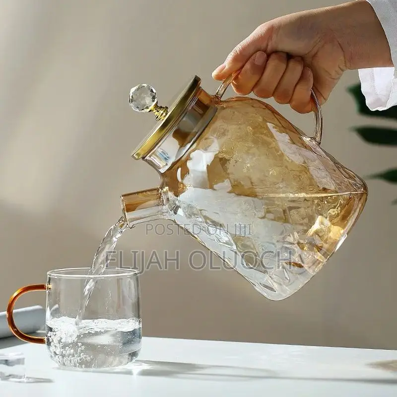 Champagne Color Diamond Texture Surface Glass Kettle