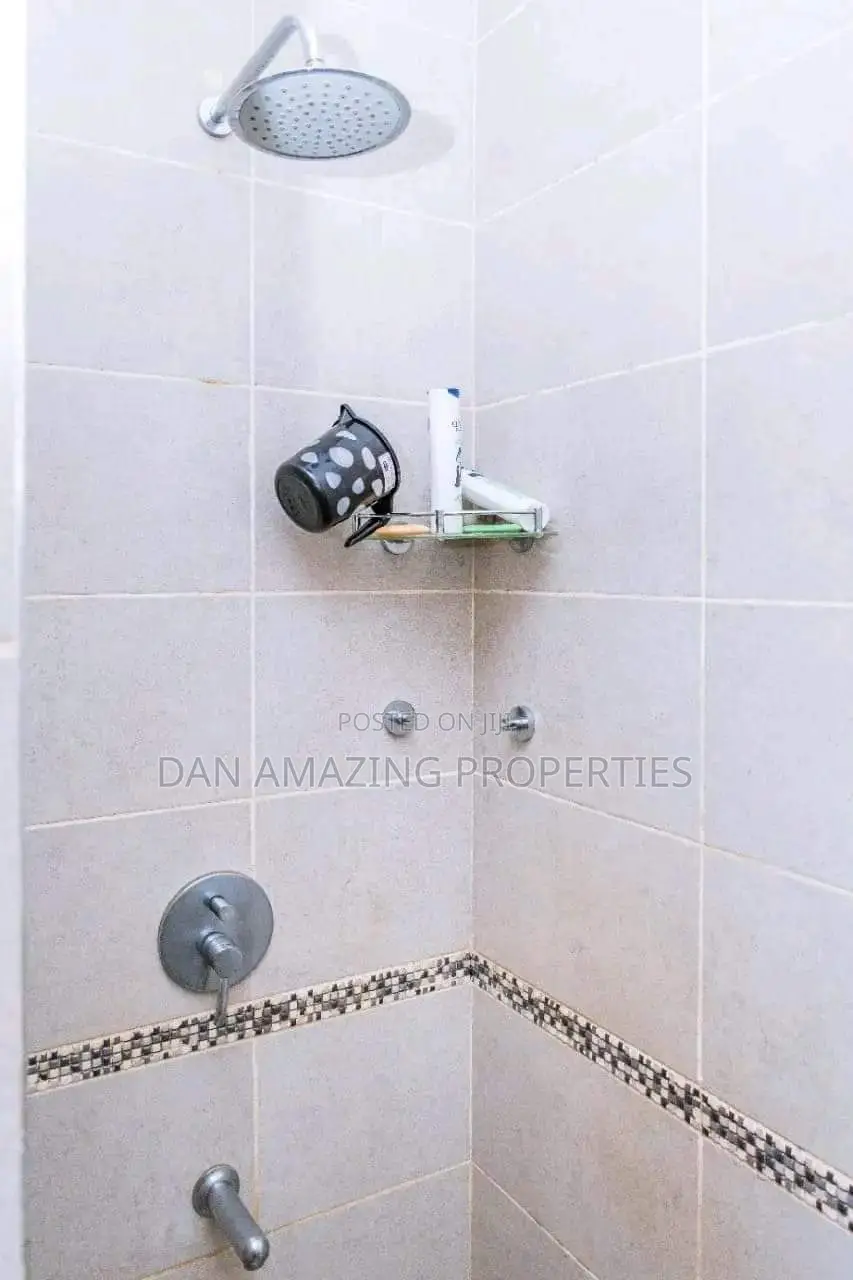6bdrm Villa in Plus Dsq, Lavington for sale