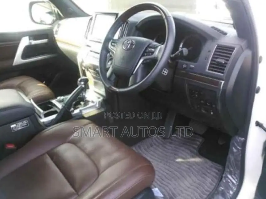 Toyota Land Cruiser 2017 Pearl