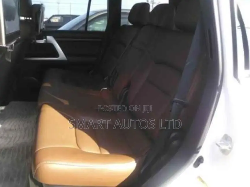 Toyota Land Cruiser 2017 Pearl