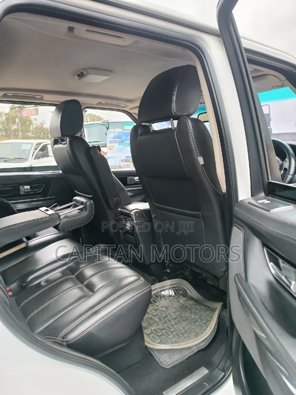 Land Rover Range Rover Sport 2011 White
