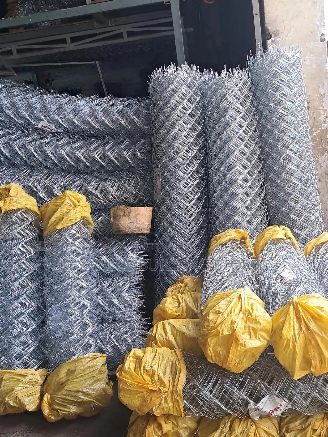 Medium Guage 12.5g Fencing Mesh 80×80 6fts