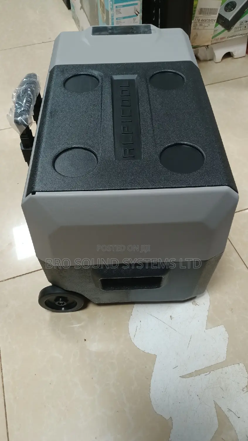 30 Liters Car Fridge With Wheels