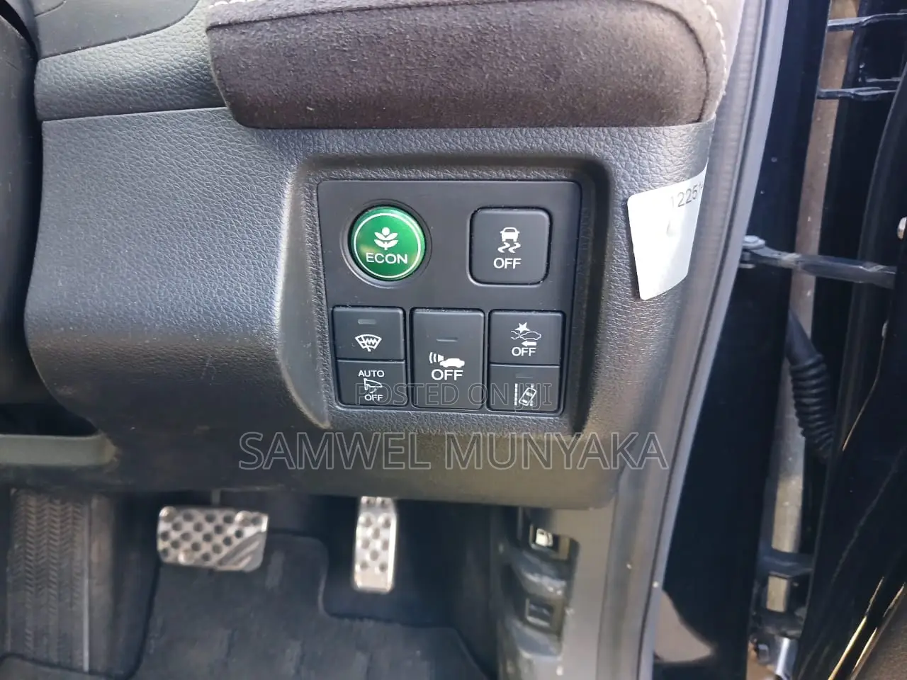 Honda Vezel 1.5 Hybrid 2WD 2017 Black