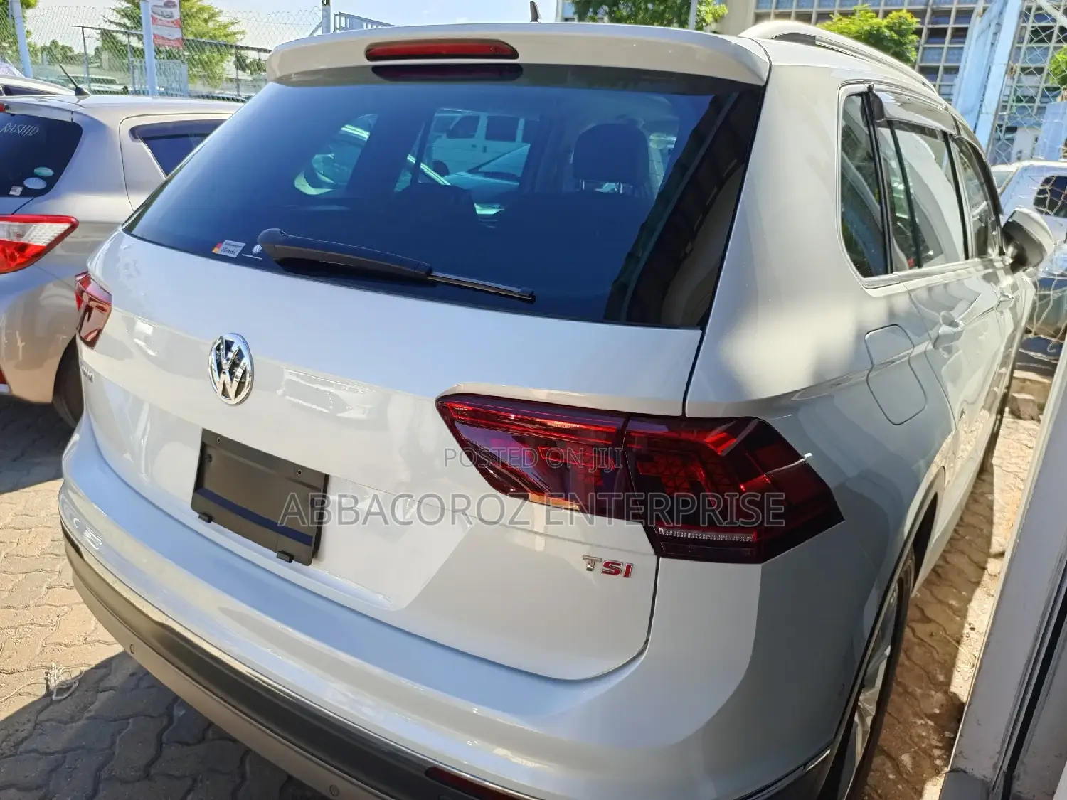 Volkswagen Tiguan 2.0T SEL FWD 2017 Pearl
