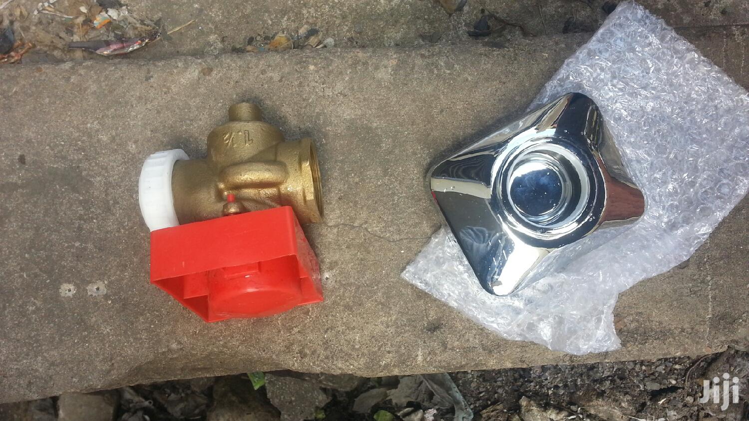 Docol Barton Toiles Valves