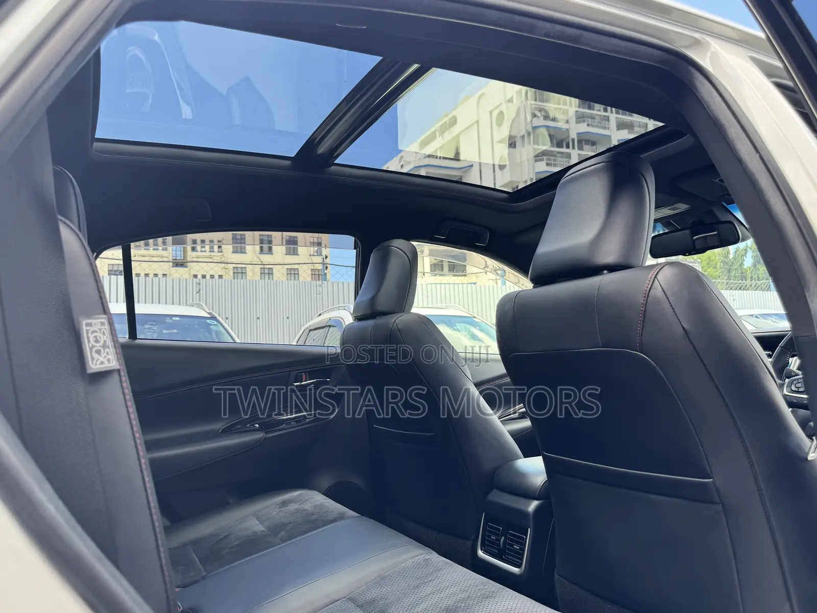 Toyota Harrier 2.0 2017 White