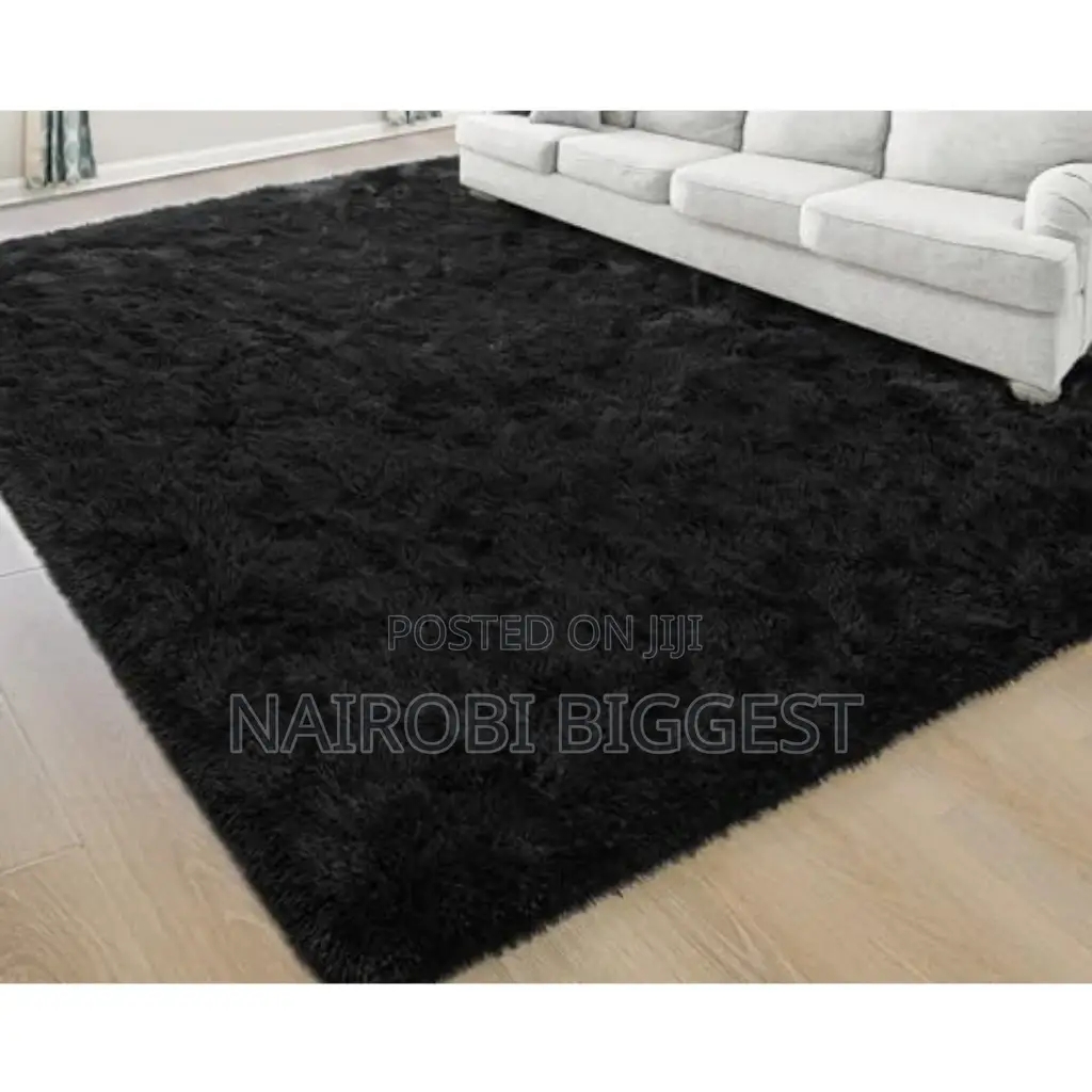 Amazing Black Fluppy Carpet