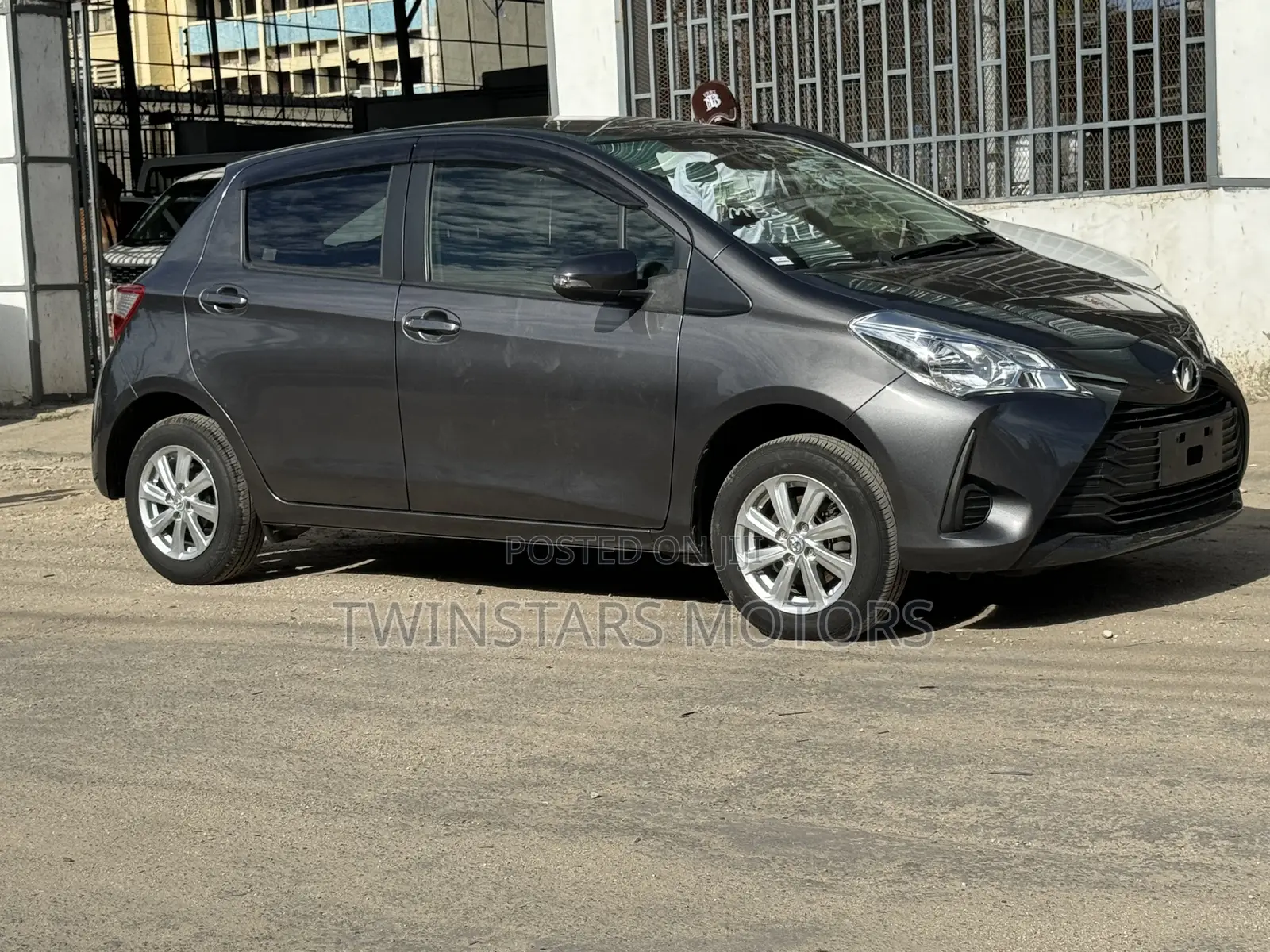 Toyota Vitz 1.3 FWD 5dr 2018 Gray