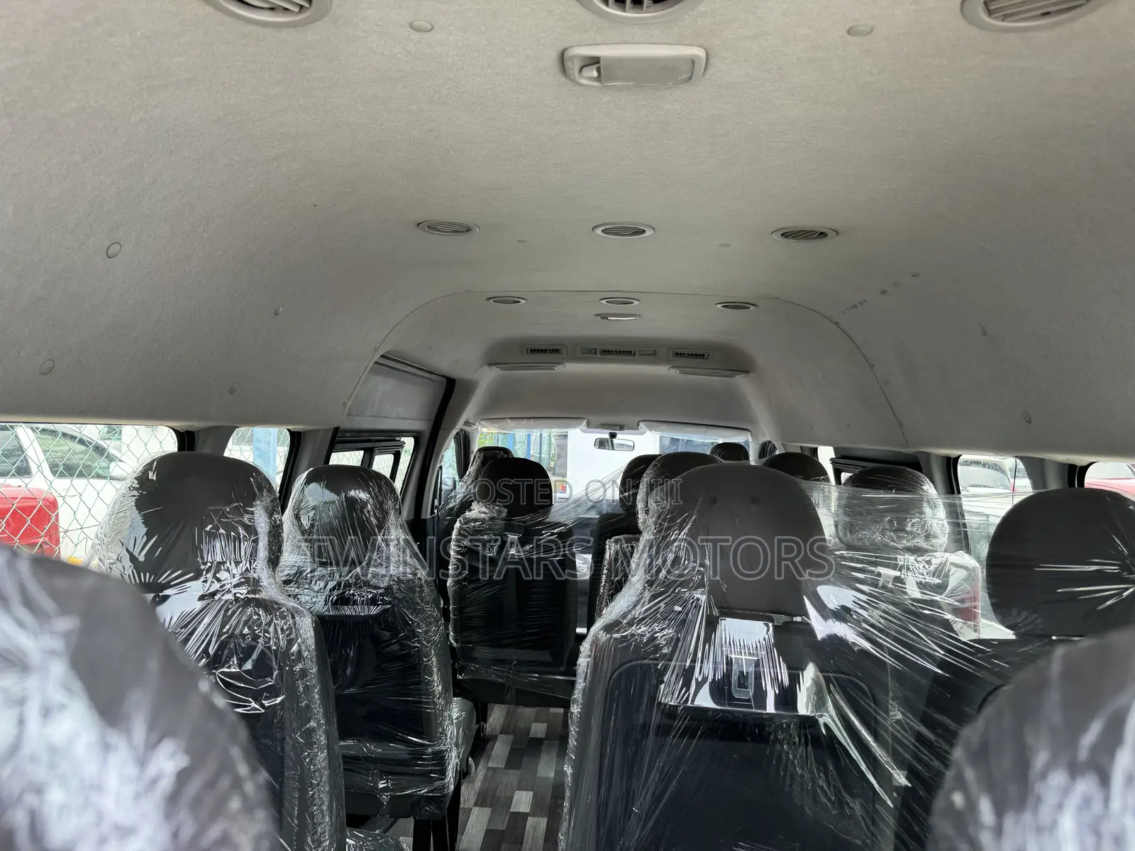 Toyota Grand HiAce 2017 Silver