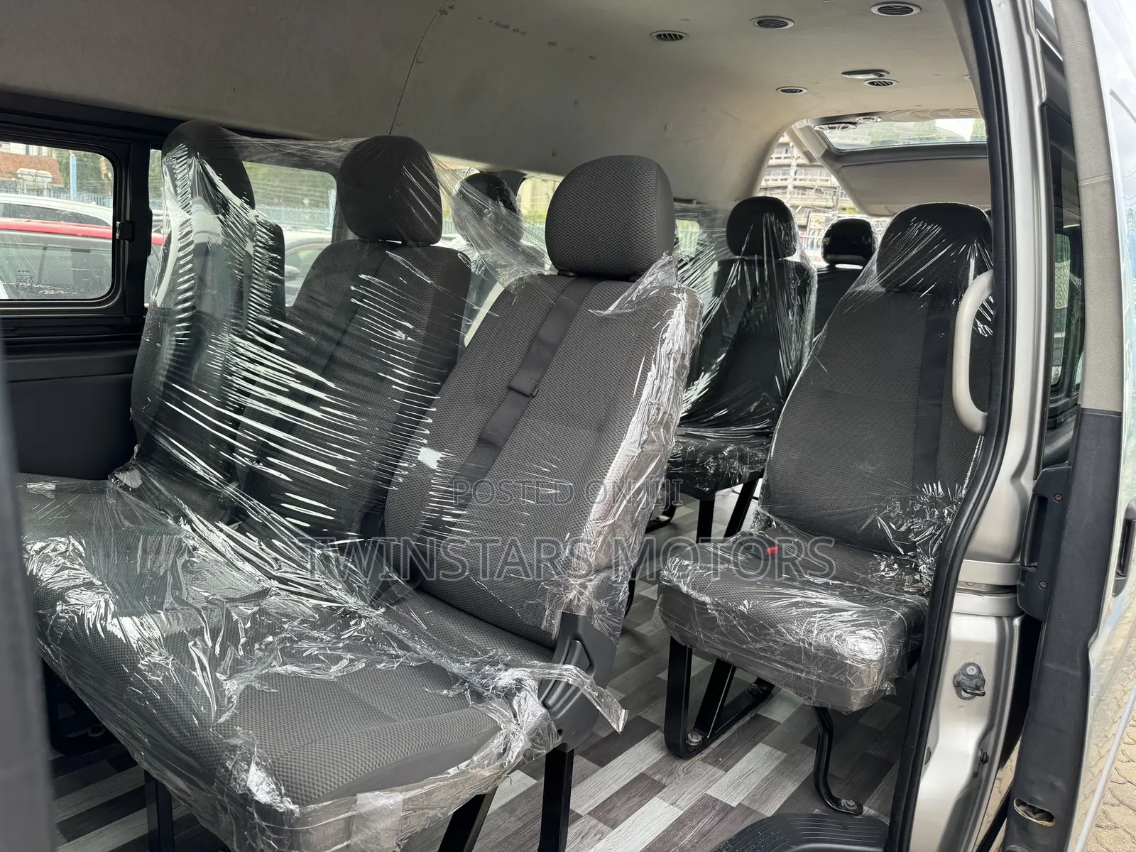 Toyota Grand HiAce 2017 Silver