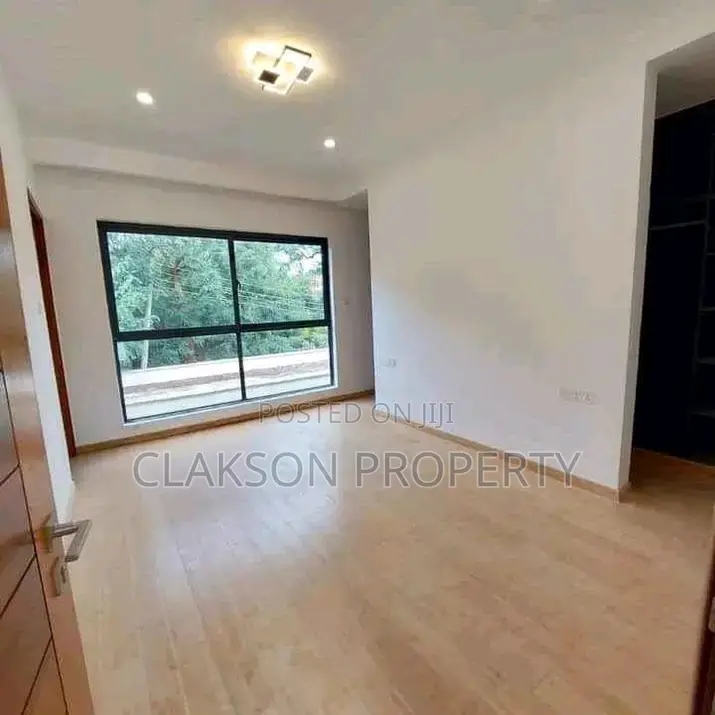 5bdrm Townhouse/Terrace in Runda for sale
