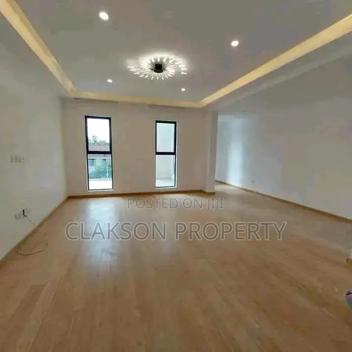 5bdrm Townhouse/Terrace in Runda for sale