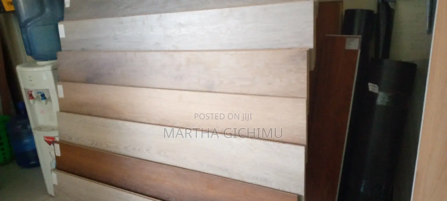 High Quality Interlocking Wood Laminate Flooring
