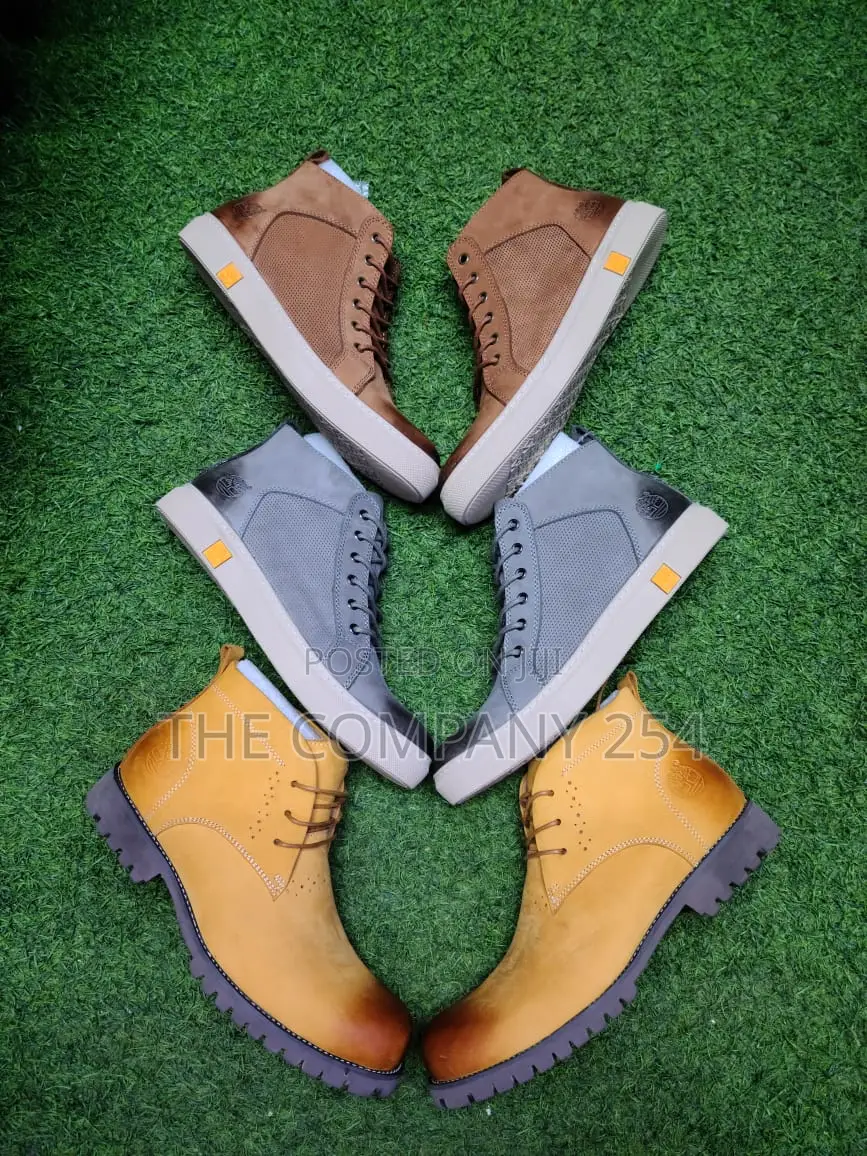 Original Designer Quality Men's Official Casaual Boots .