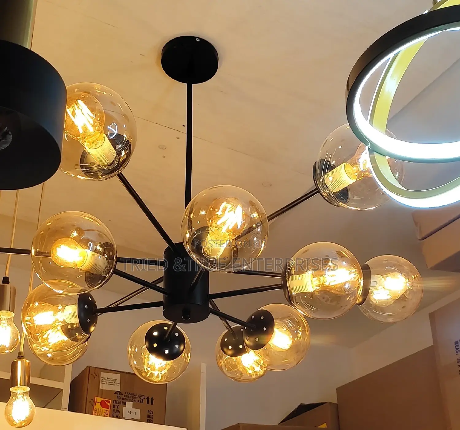 Chandaliers Lights 12 Arms