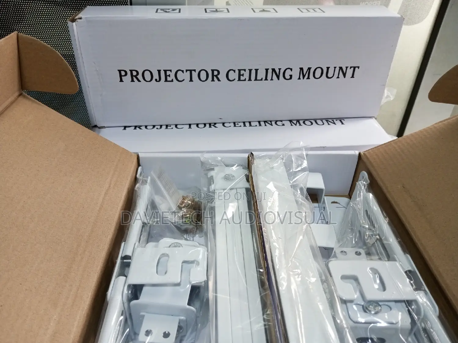 Universal --Projector Ceiling Mounting KIT