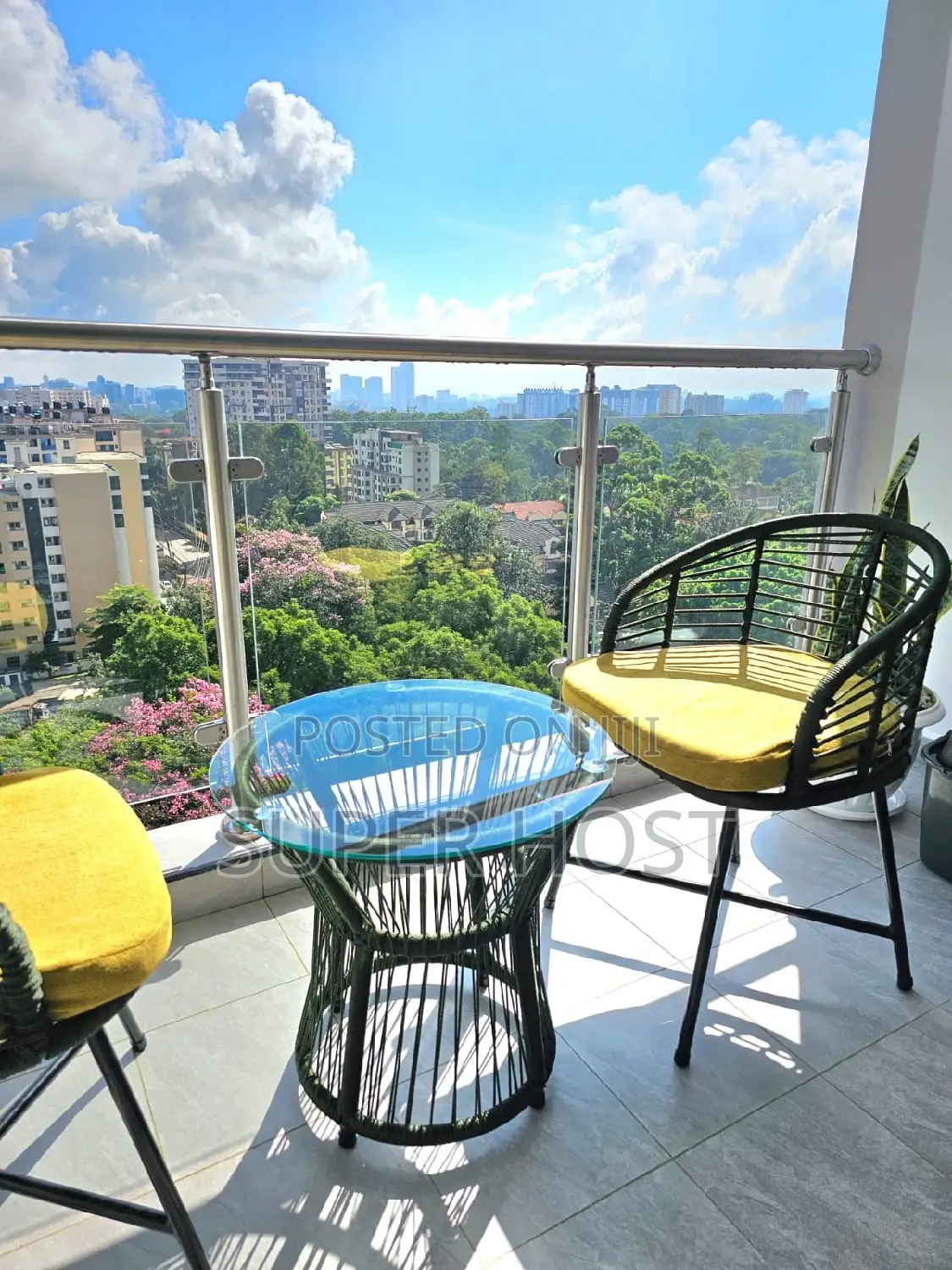 Queen's Home One Bedroom Airbnb at South B