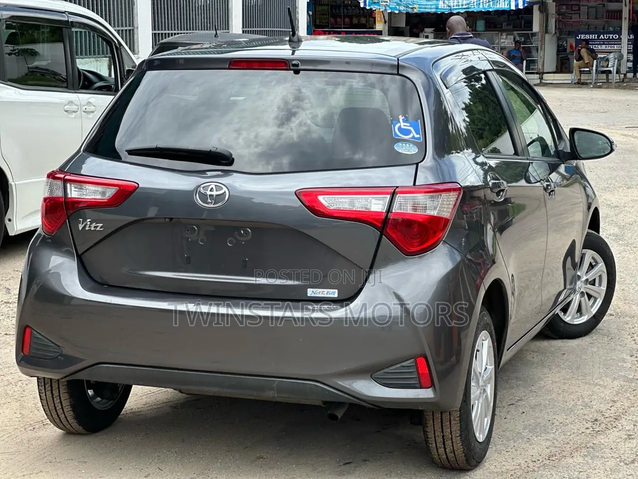 Toyota Vitz 1.3 FWD 5dr 2017 Gray
