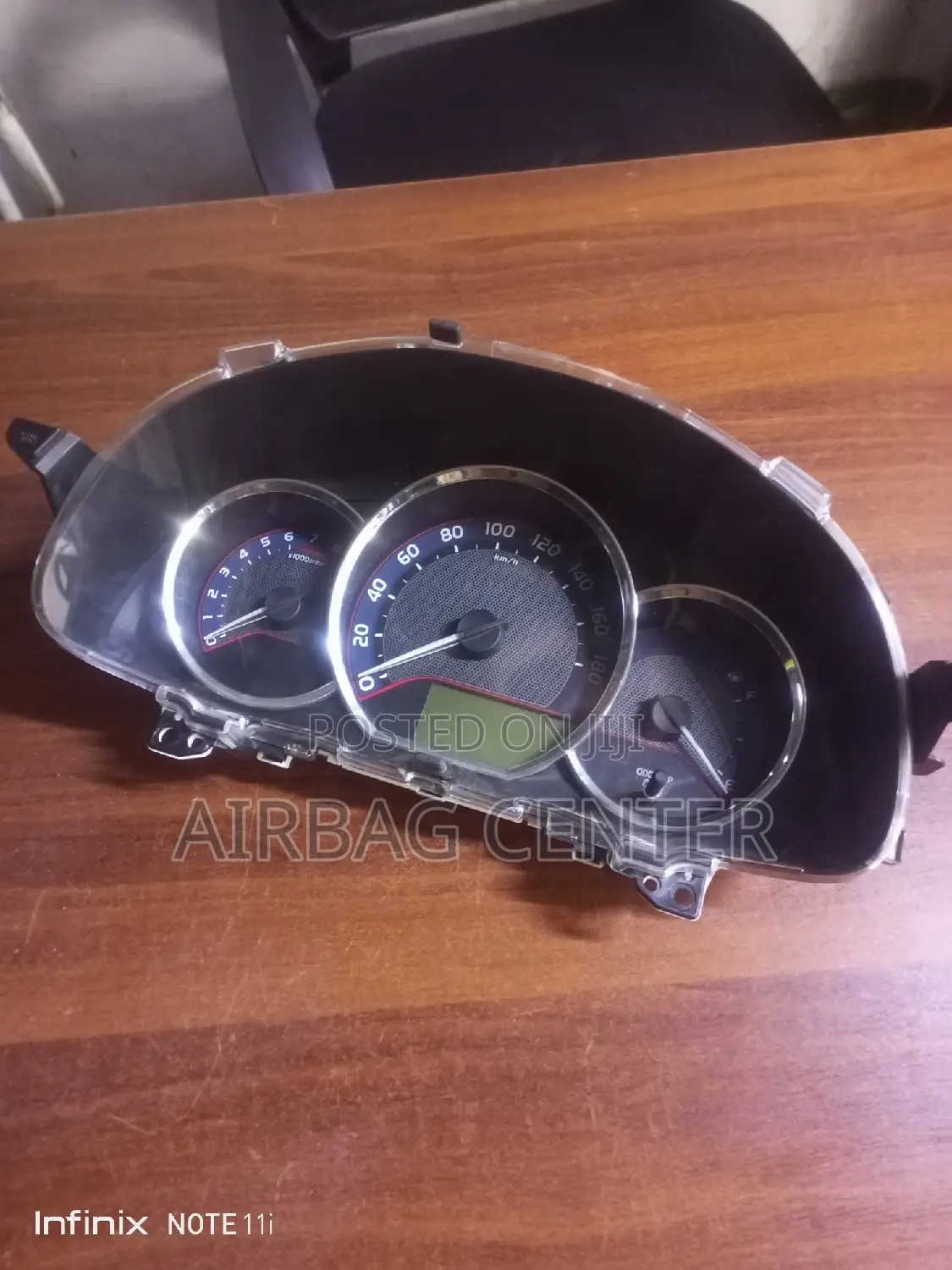 Auris Clock