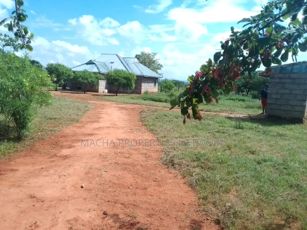 3bed Roomed for Quick Sale Kes2.5M Within 1 Quatre Acre Land