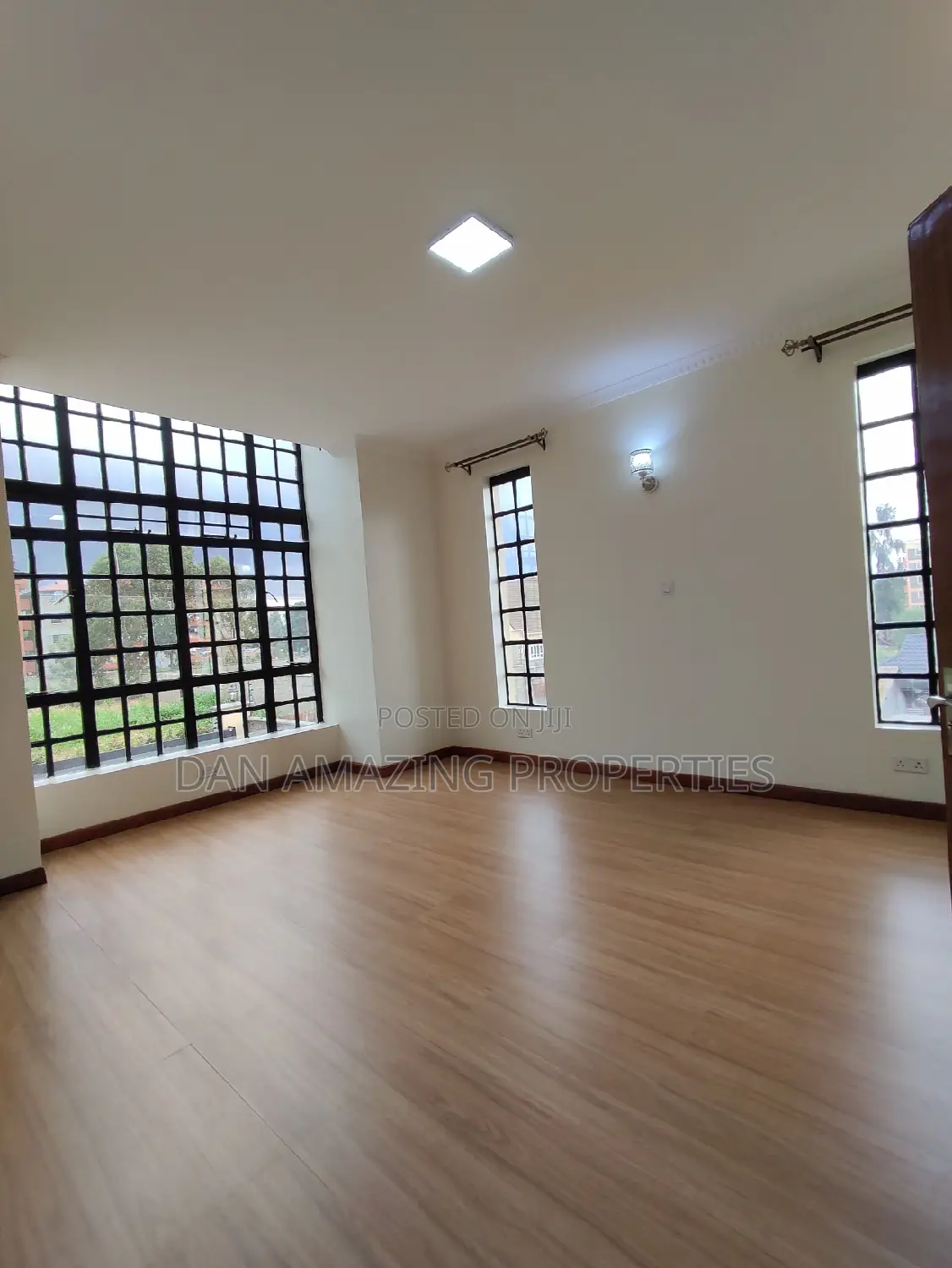 4bdrm Townhouse/Terrace in Kiambaa Plus Dsq, Zambezi/Sigona for sale