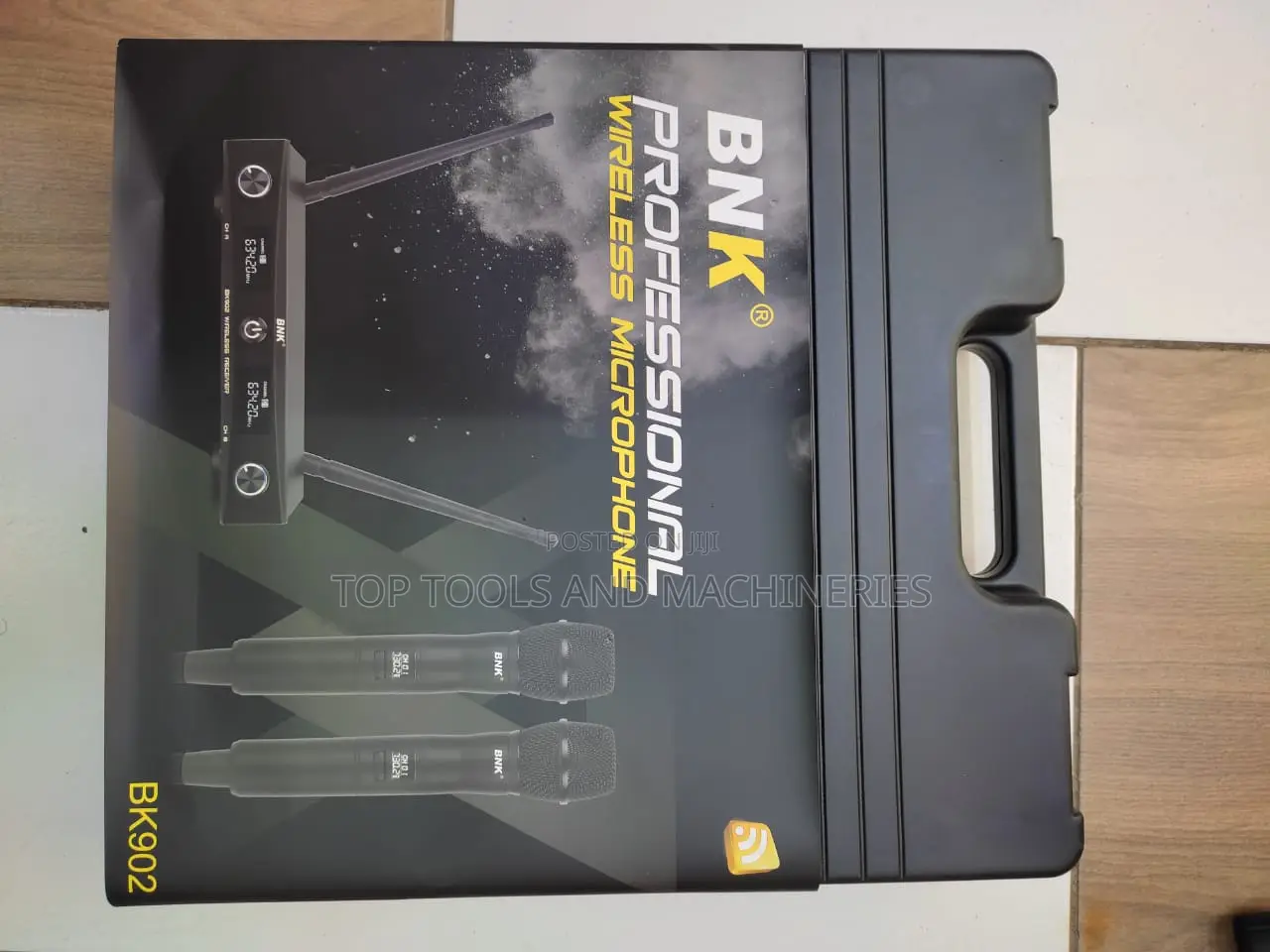 BNK 902 Wireless Microphone With Brief Case