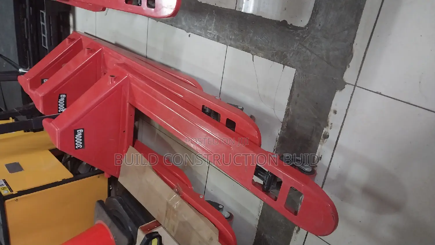 Narrow Pallet Truck 3 Tonnes Suppliers in Kenya