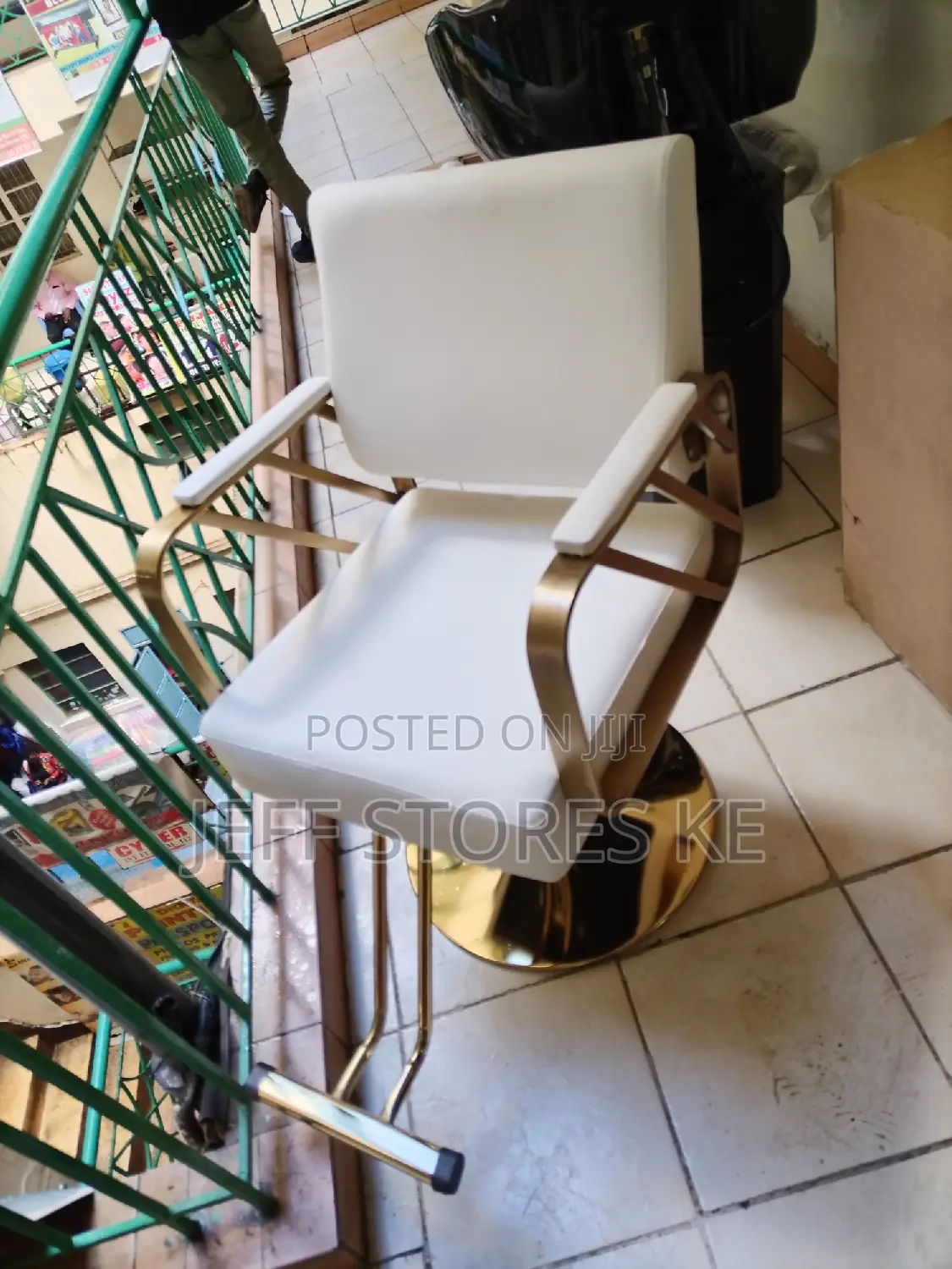 White Gold Styling Seat