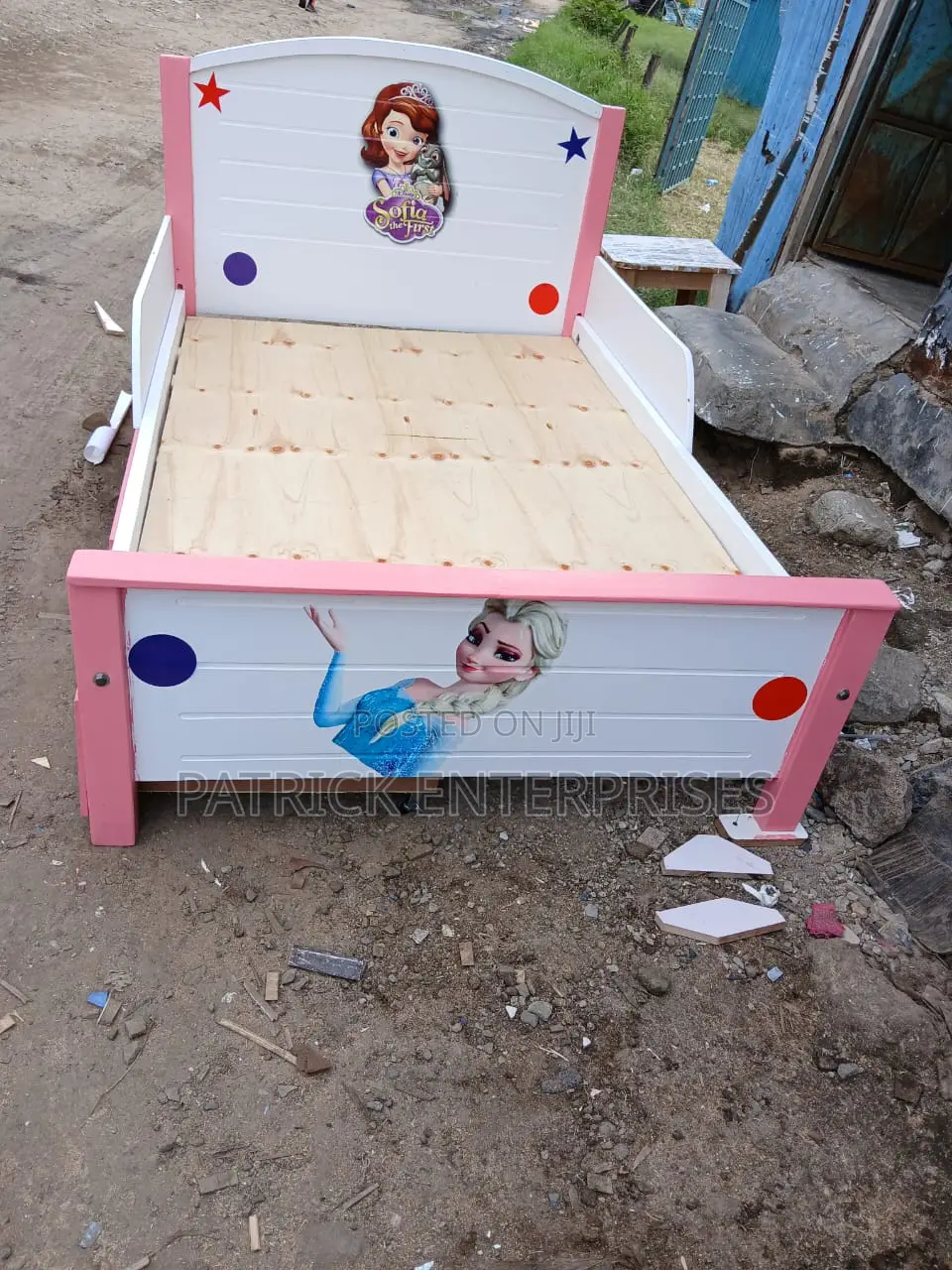 Morden Toddler Bed 4 by 6 Fitts