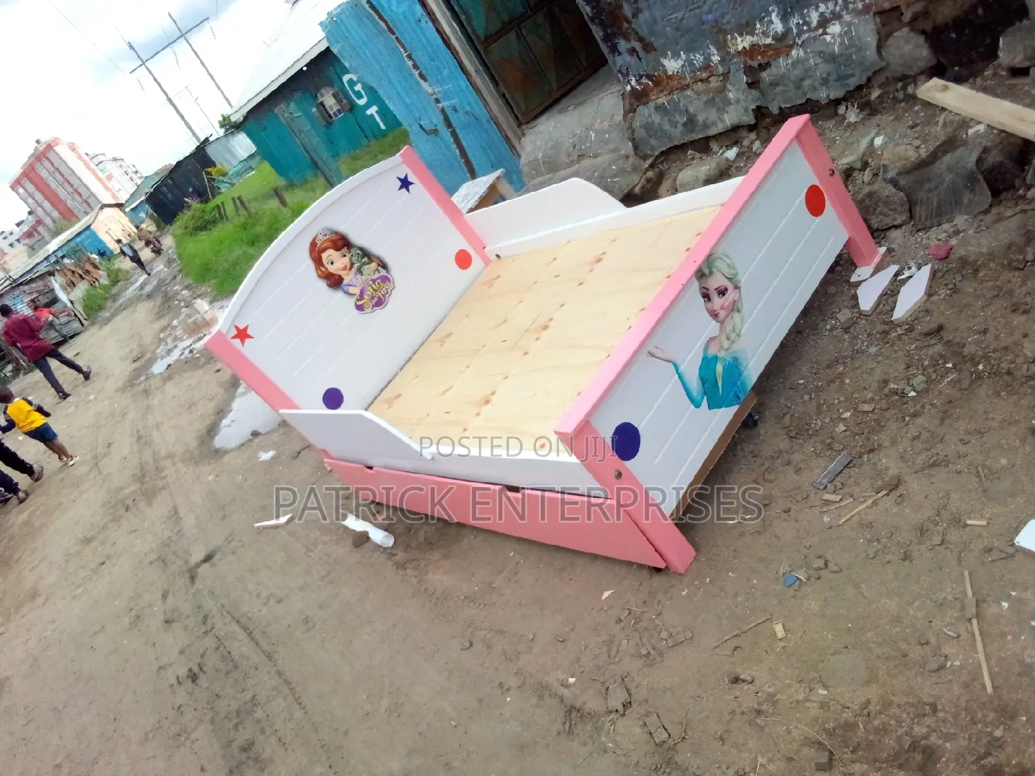Morden Toddler Bed 4 by 6 Fitts
