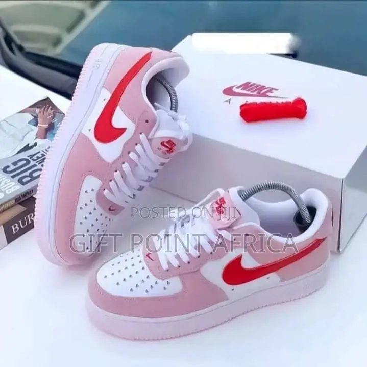 Nike Air Force 1 Low Cut Sneakers