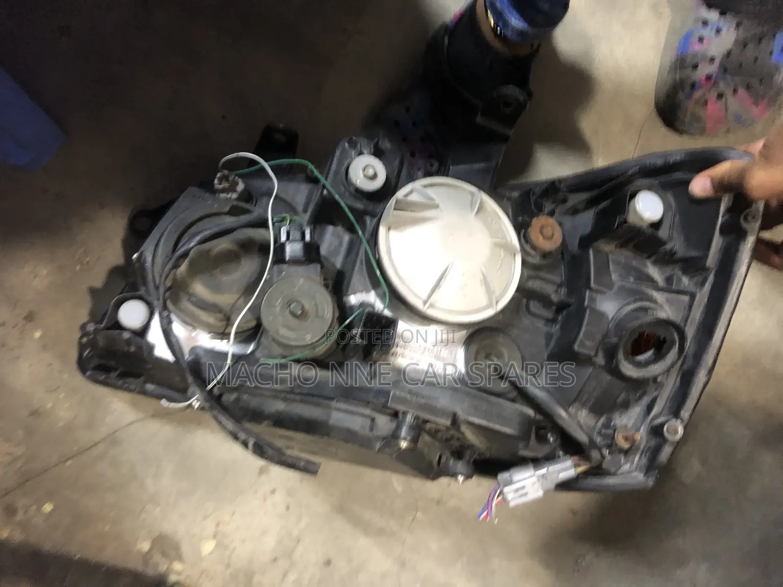 Toyota Kluger 2005 Xenon Headlight(Square)