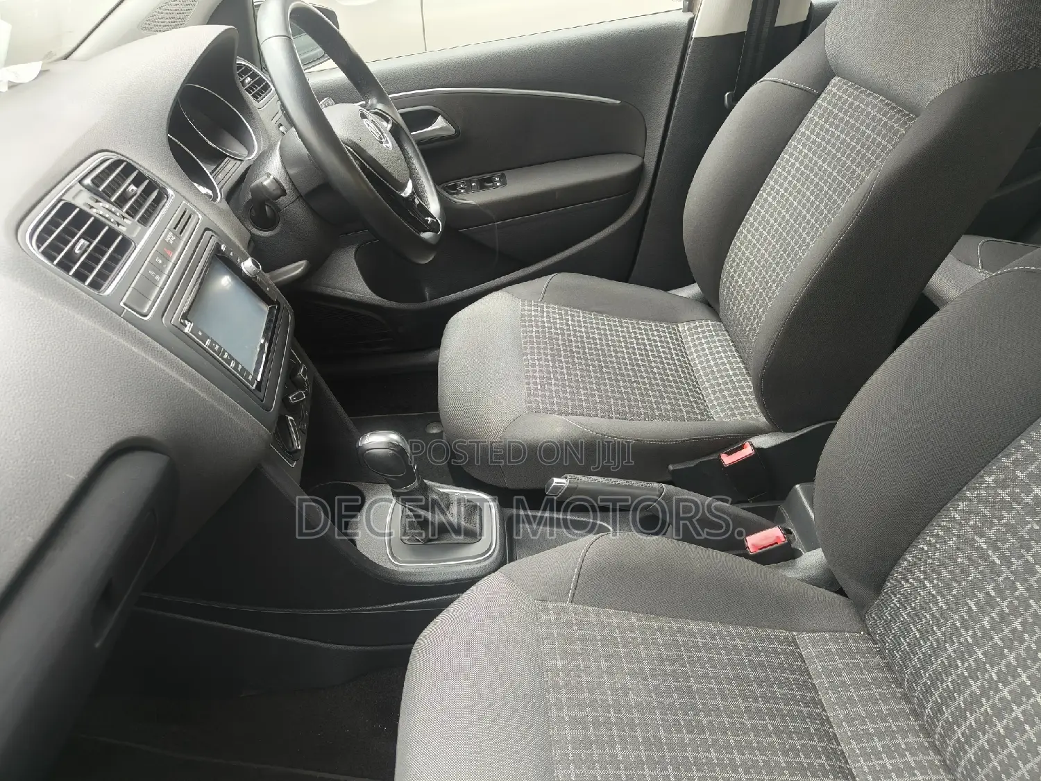 Volkswagen Polo 2017 Gold