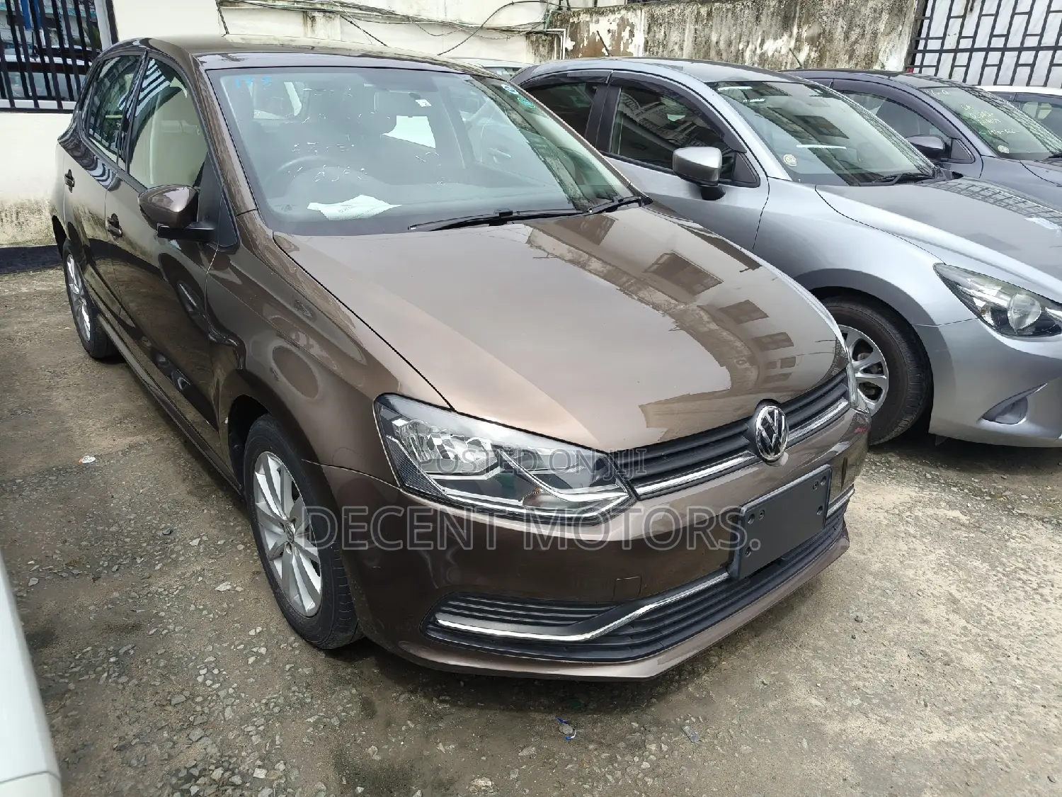Volkswagen Polo 2017 Gold