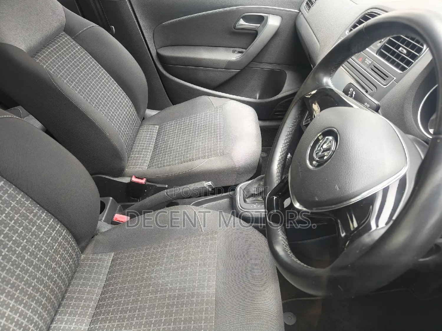 Volkswagen Polo 2017 Gold