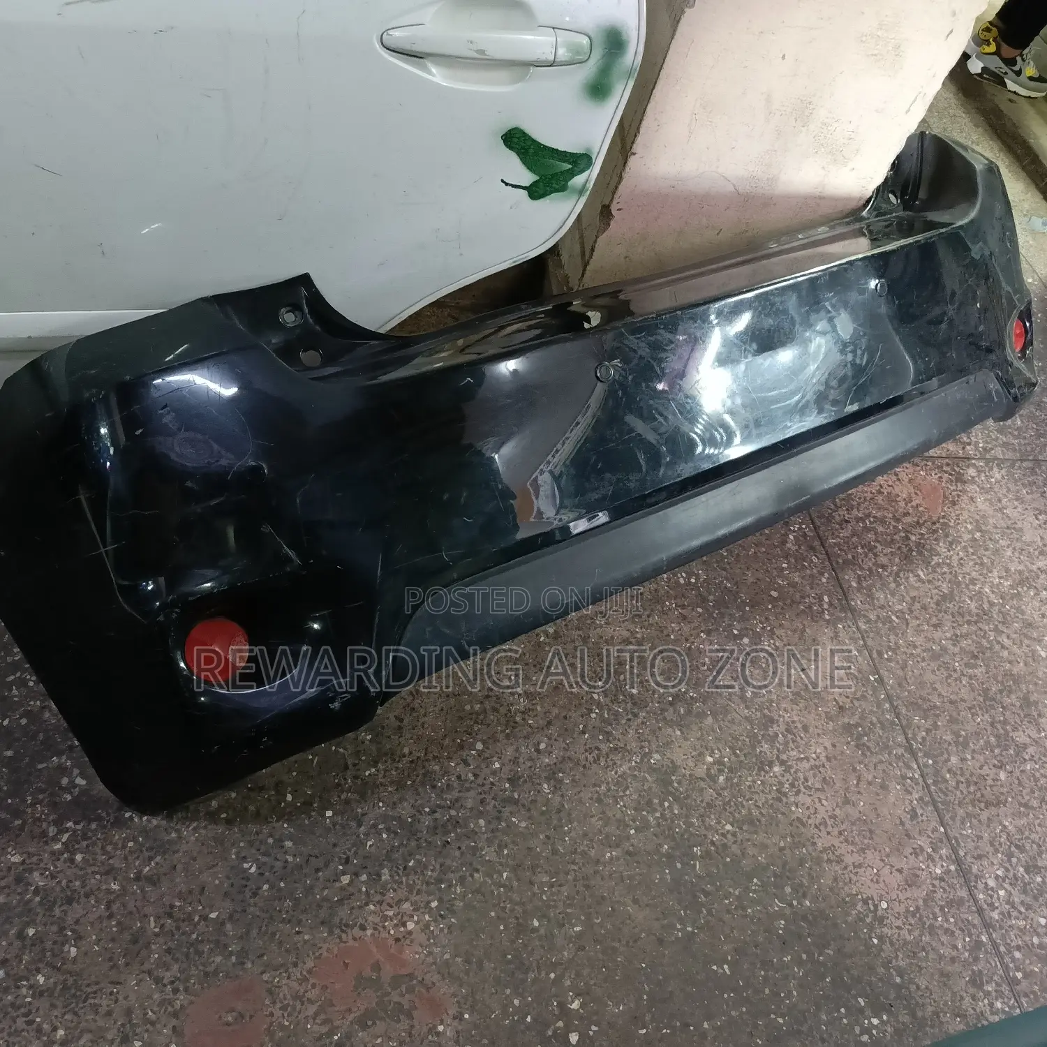 Auris 2010 Rear Bumper.