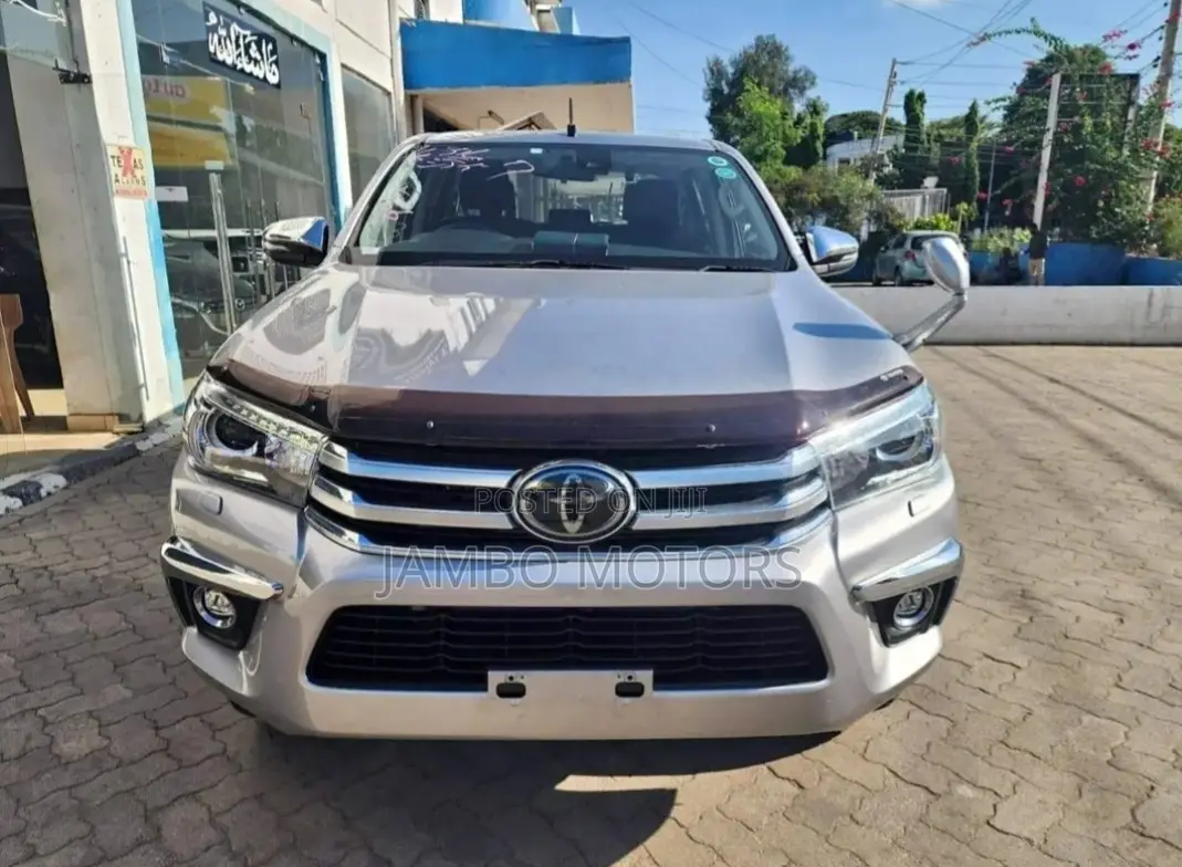 Toyota Hilux Revo Double Cab Deisel 2.8 RWD 2017 Silver