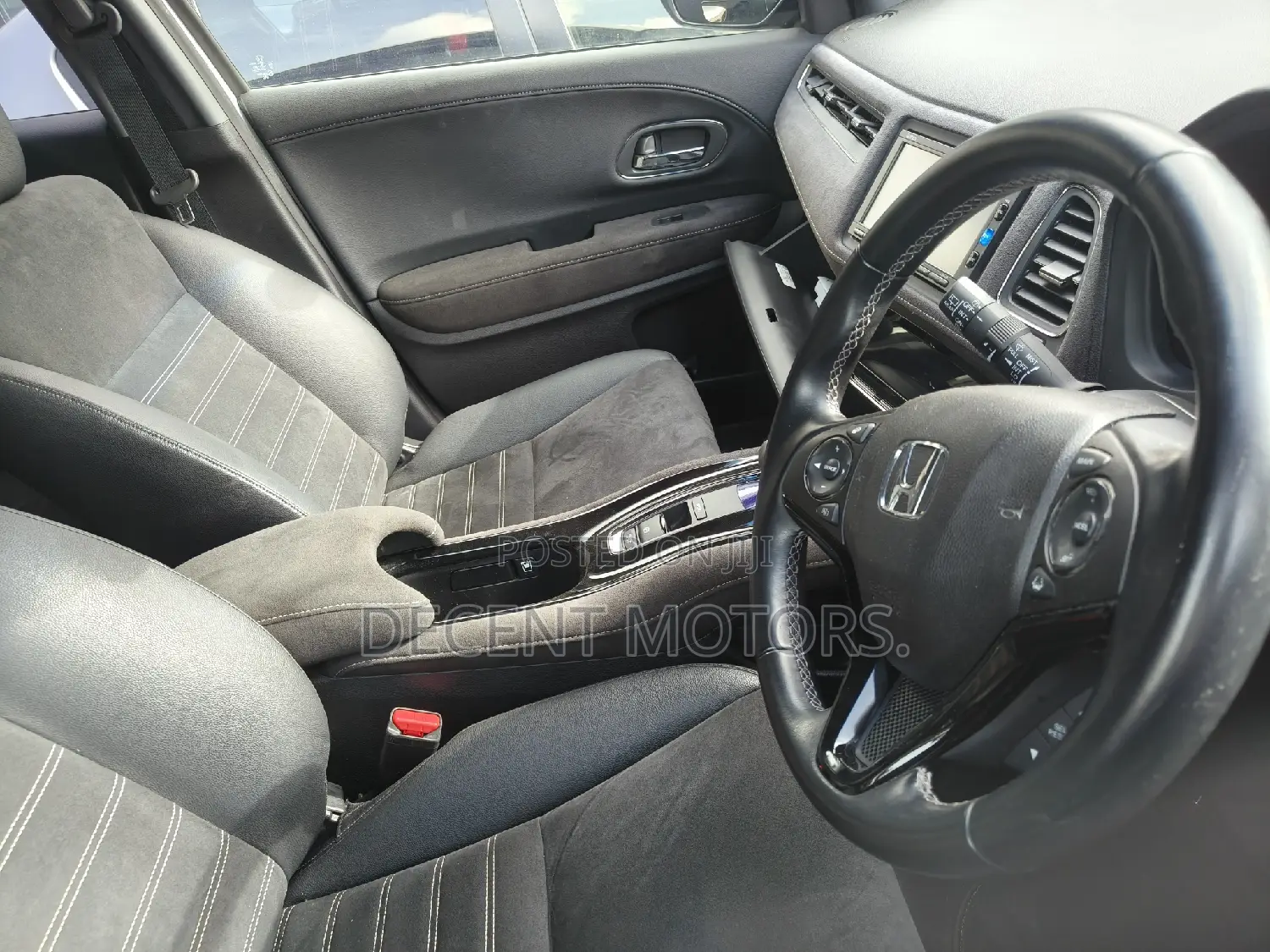 Honda Vezel 1.5 Hybrid 4WD 2018 White