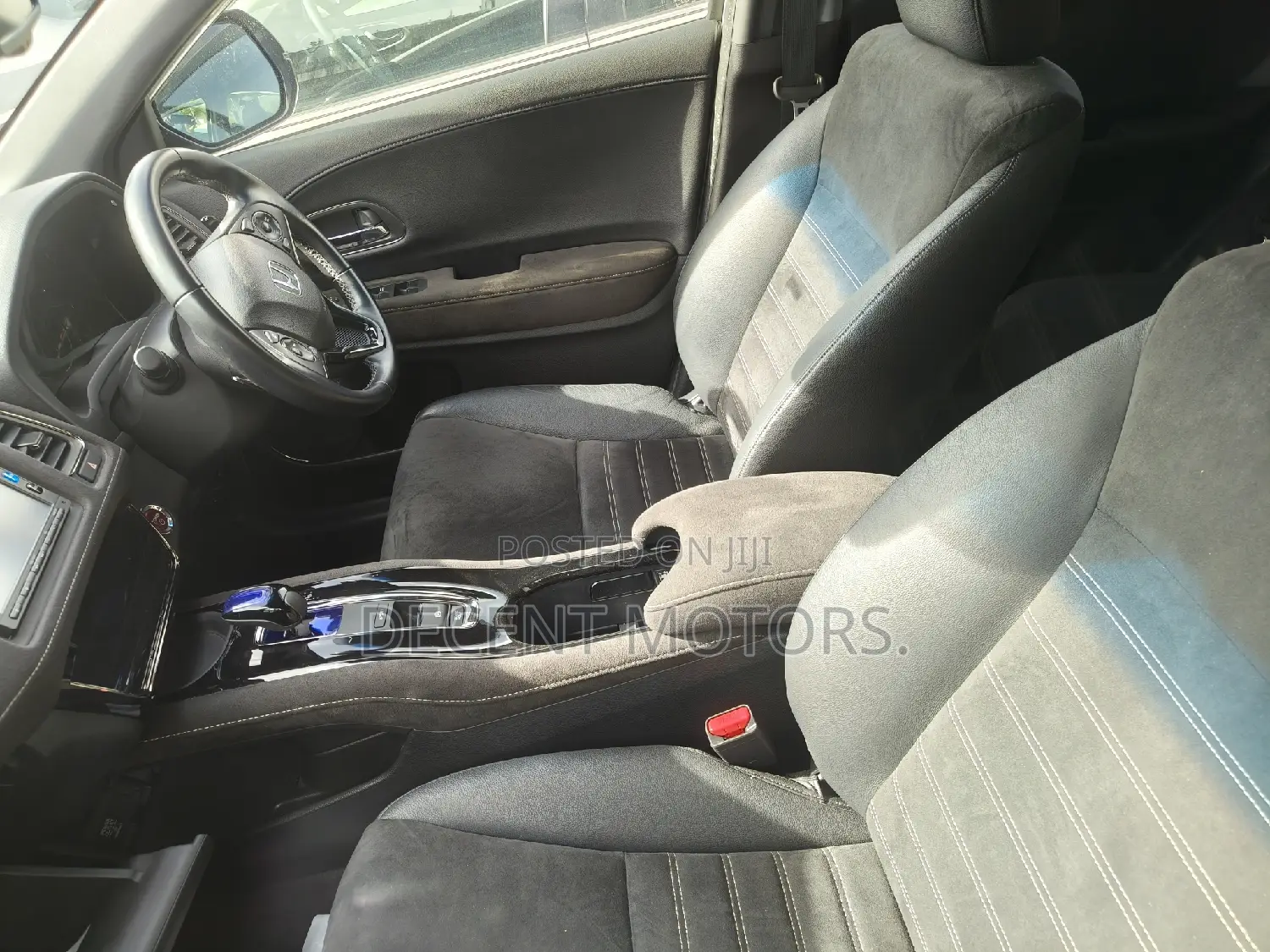 Honda Vezel 1.5 Hybrid 4WD 2018 White