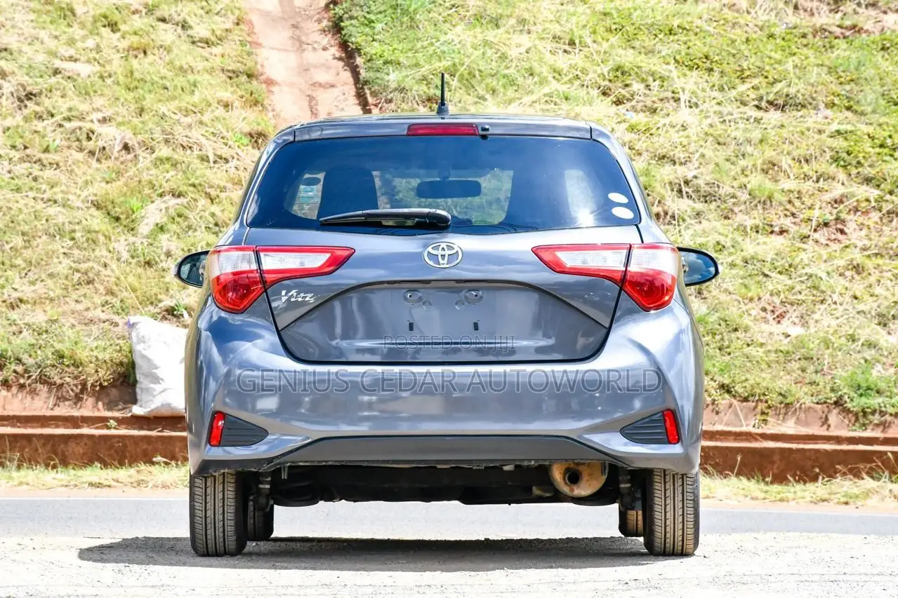 Toyota Vitz 2018 Gray