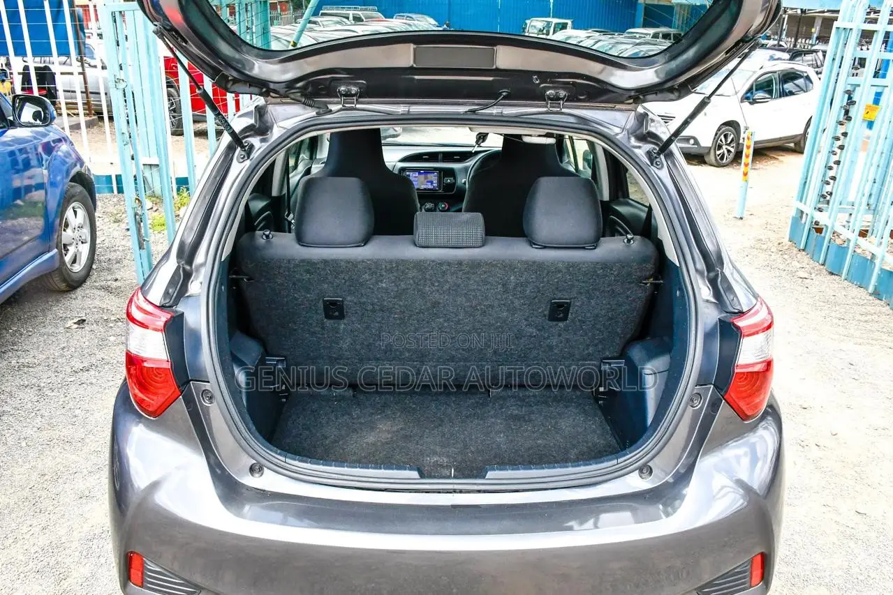 Toyota Vitz 2018 Gray