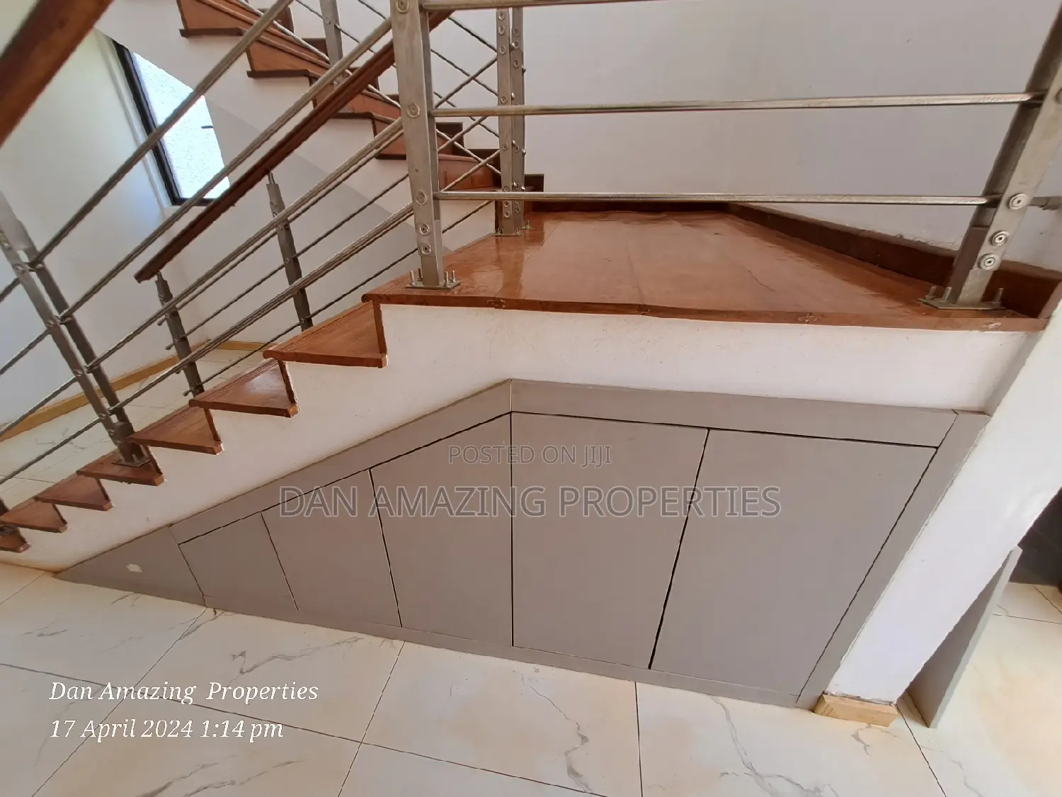 5bdrm Townhouse/Terrace in Kiambu Rd Plus Dsq for sale