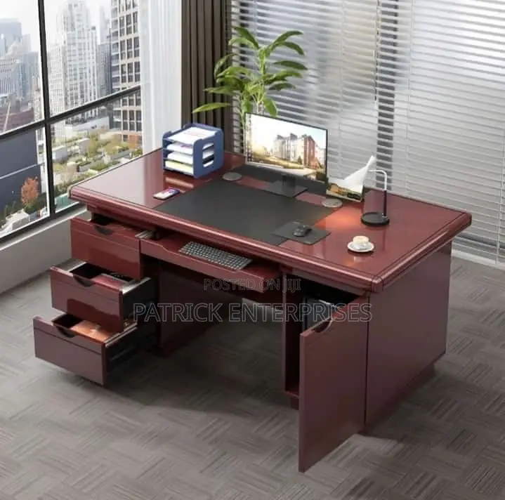 Executive Imported Morden Office Desk 1.4 MTRS Mahogany