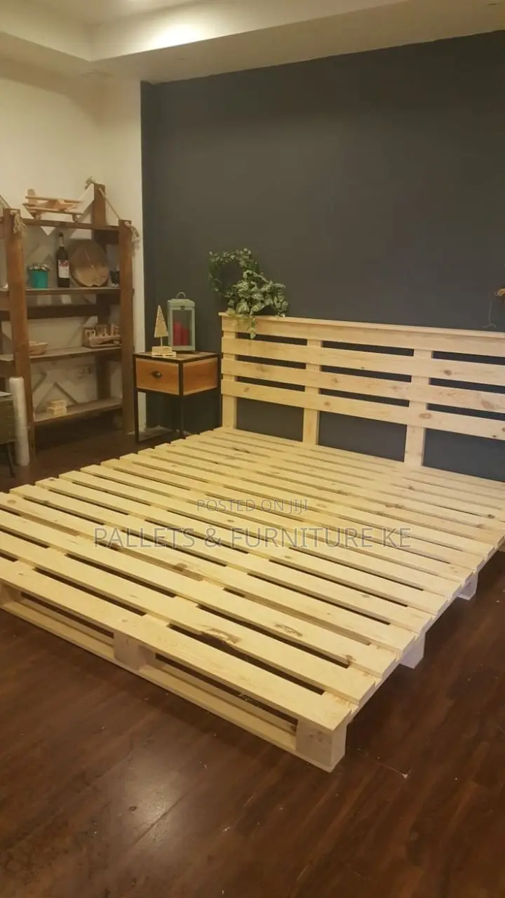 Zen Pallet Bed (Well Varnished)